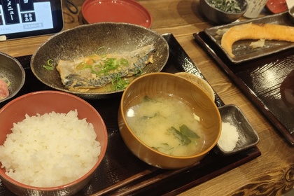 越谷　美容室　美容院　liage　COTA　しんぱち食堂　トリートメント　魚定食